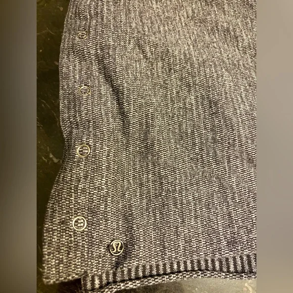 Lululemon Grey Vinyasa Scarf & Wrap - Picture 2 of 4